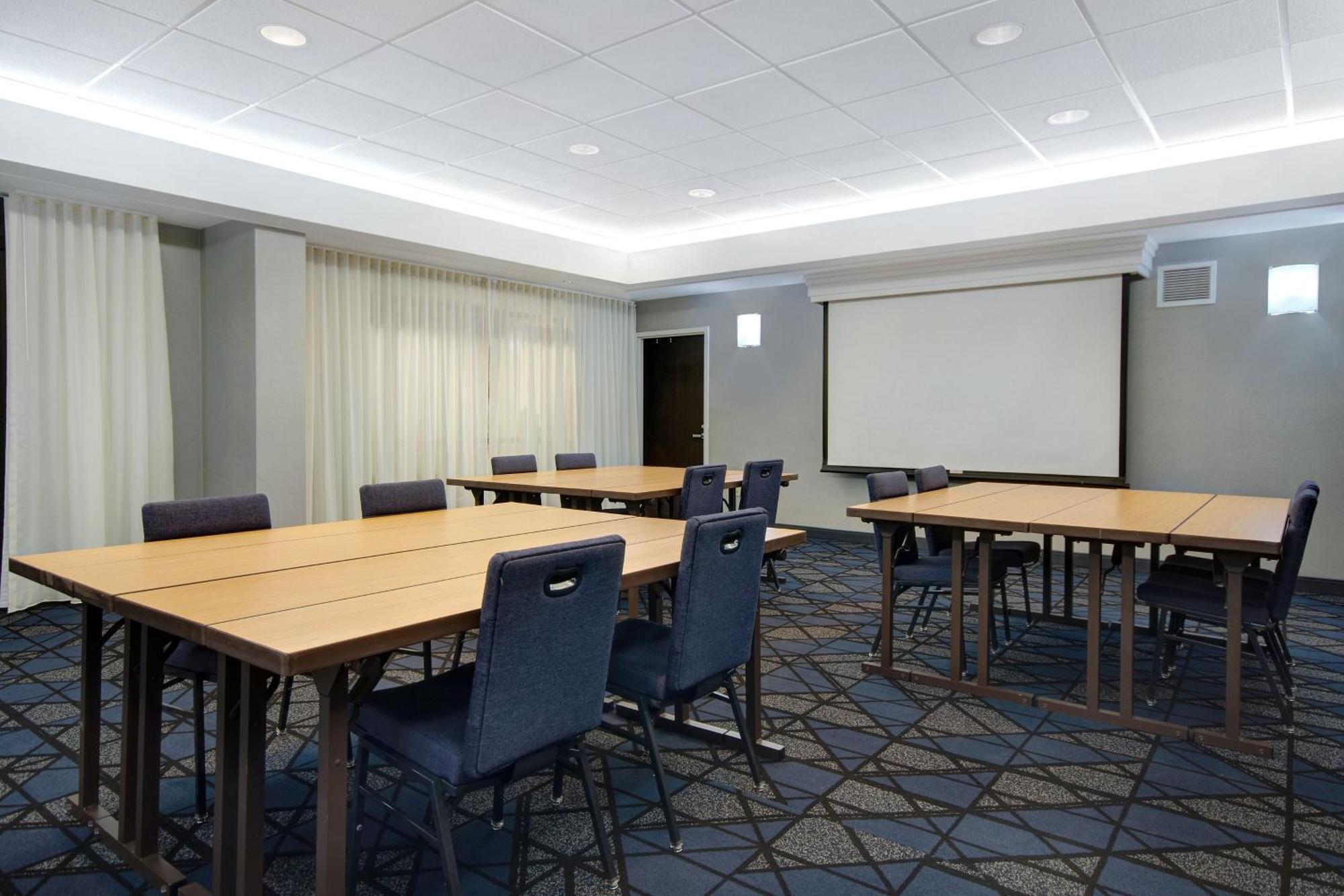 Courtyard By Marriott