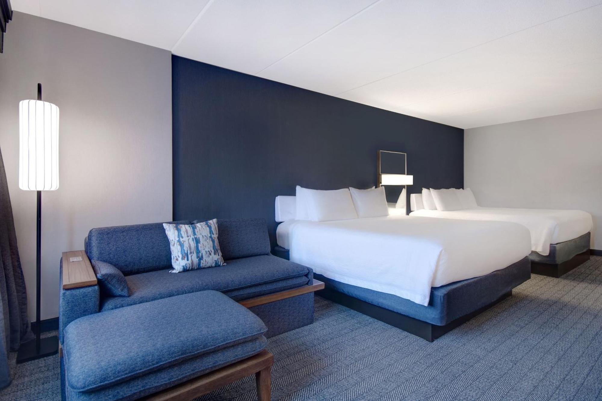 Courtyard By Marriott Hotel