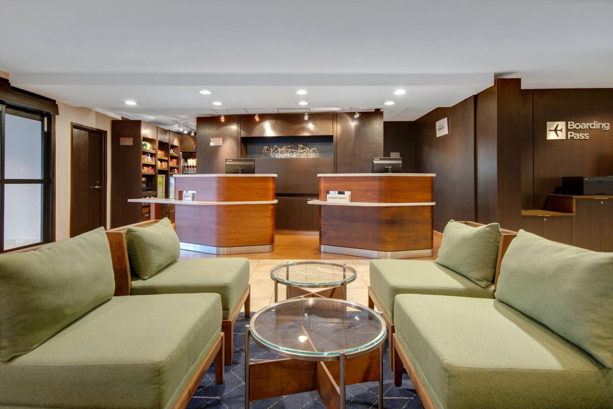 Courtyard By Marriott Hotel 3*