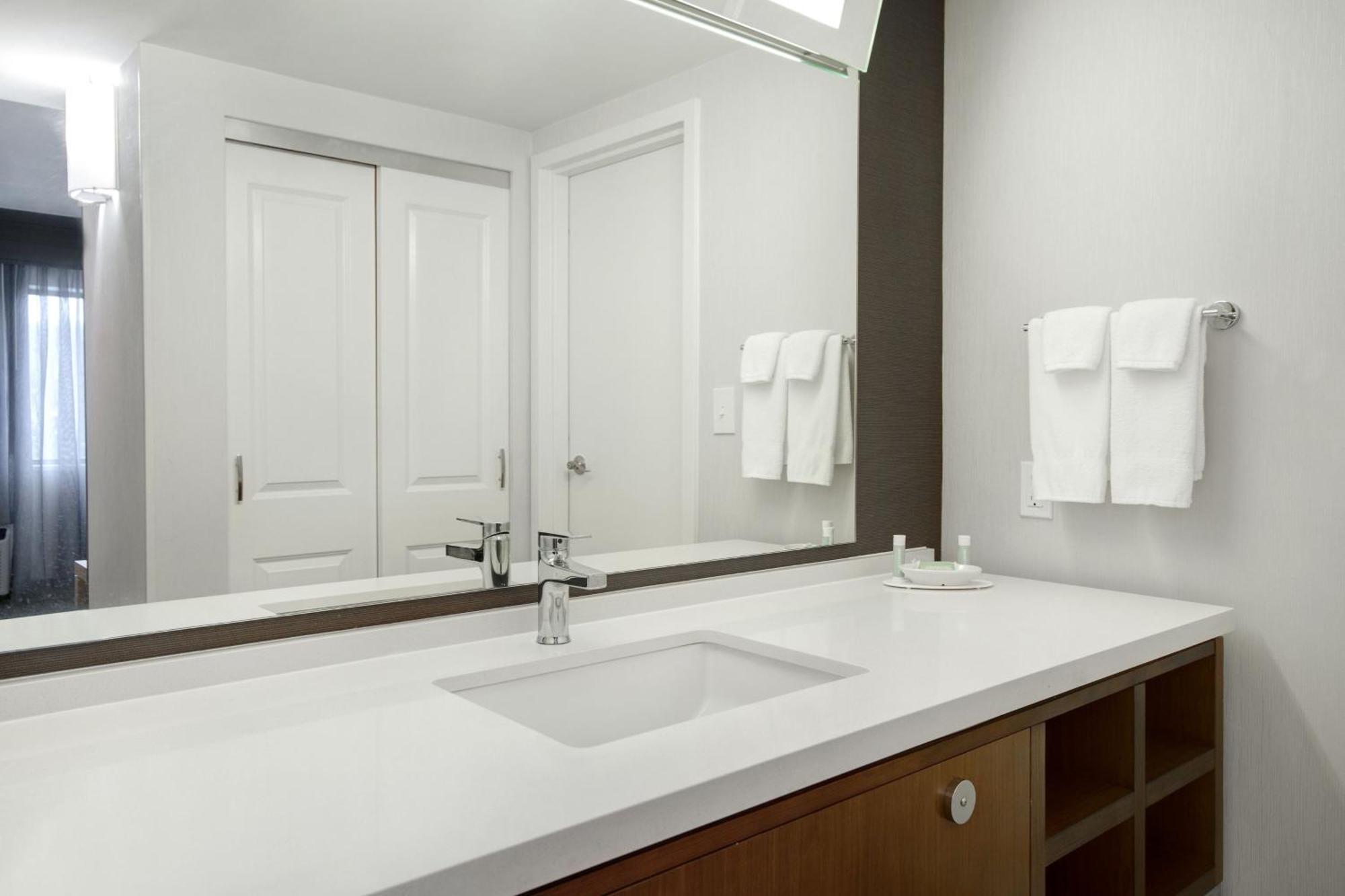 Courtyard By Marriott