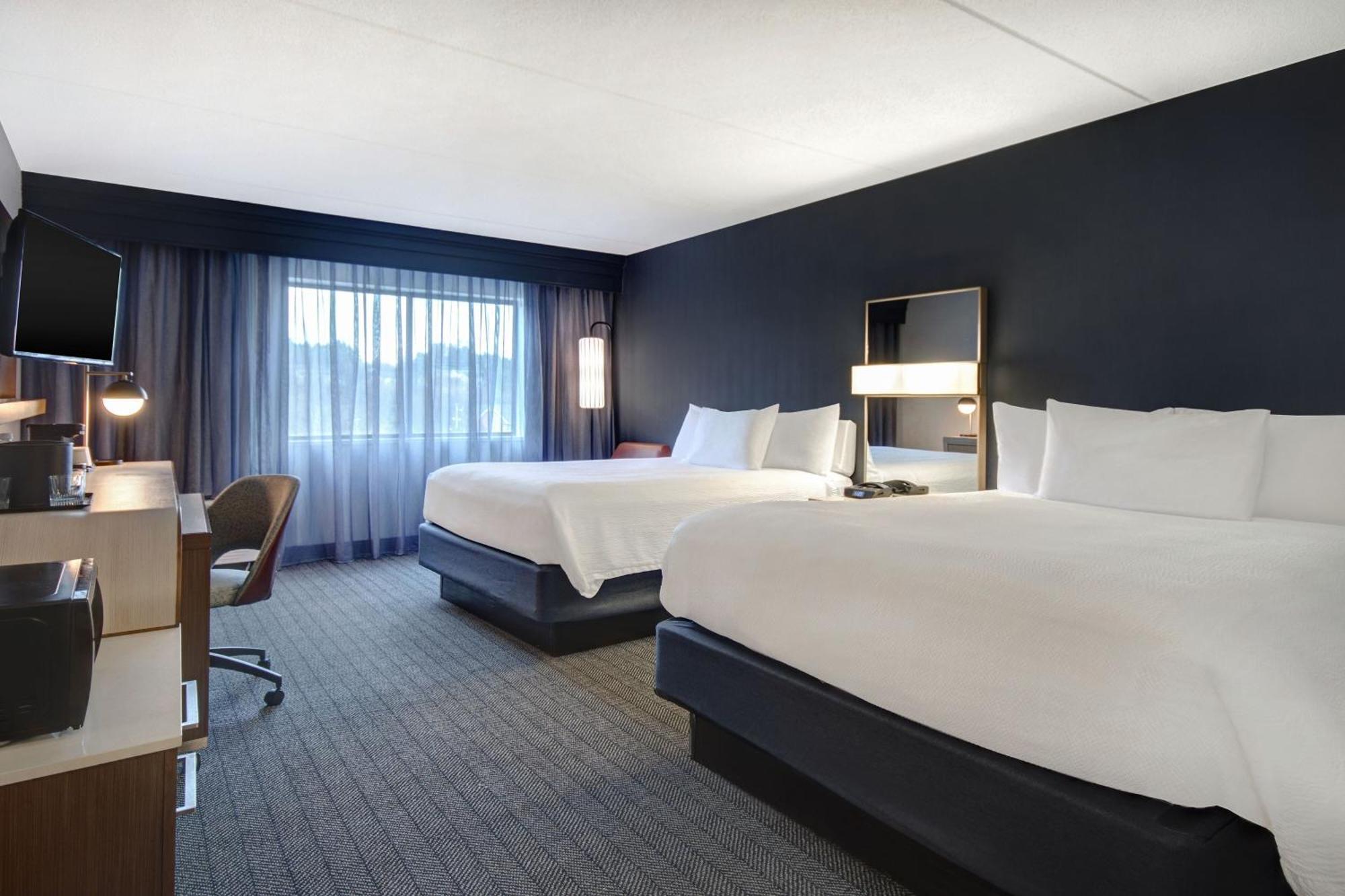 Courtyard By Marriott 3*