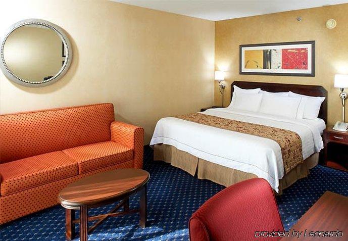 Courtyard By Marriott Hotel