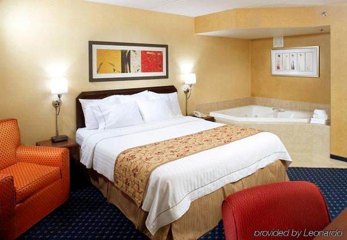 Courtyard By Marriott Hotel