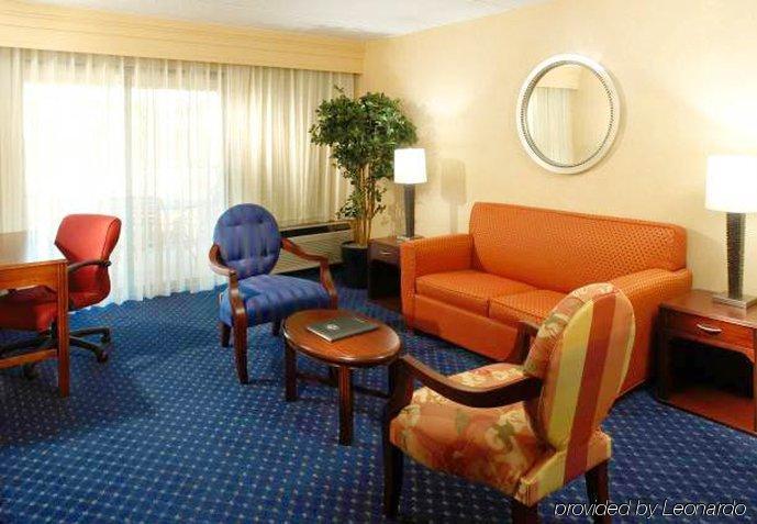 Courtyard By Marriott State College